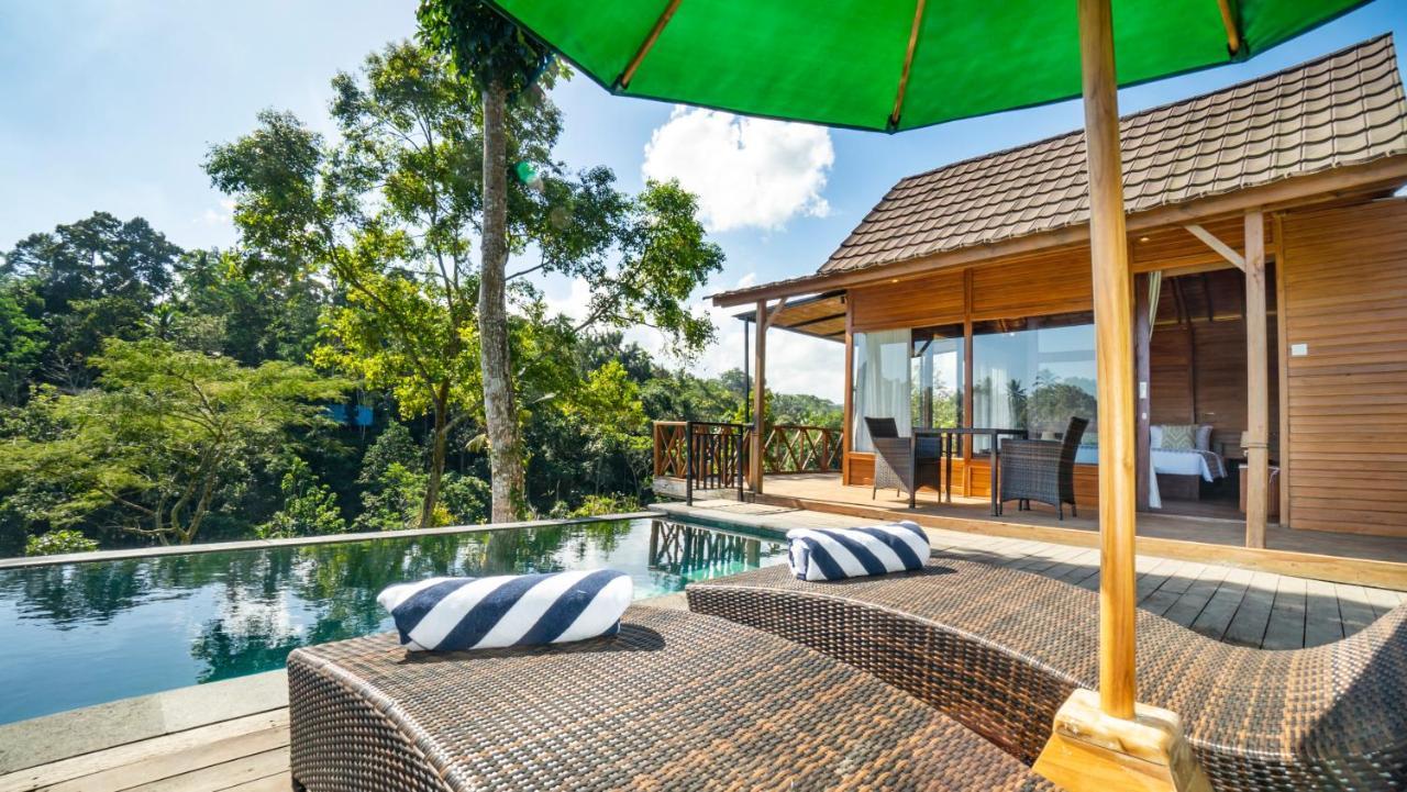 Anja Ubud *